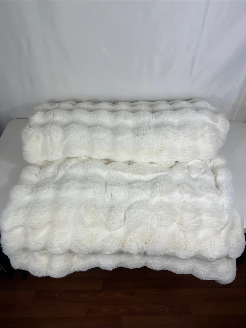 QUINCE Ruched Faux Fur Throw Snow 60x80 LIke New